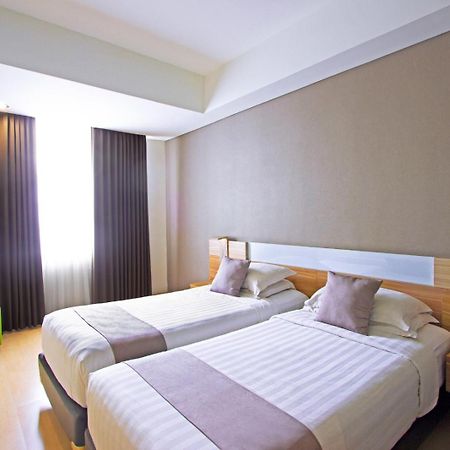 Hotel Dafam Fortuna Seturan Maguwo Esterno foto