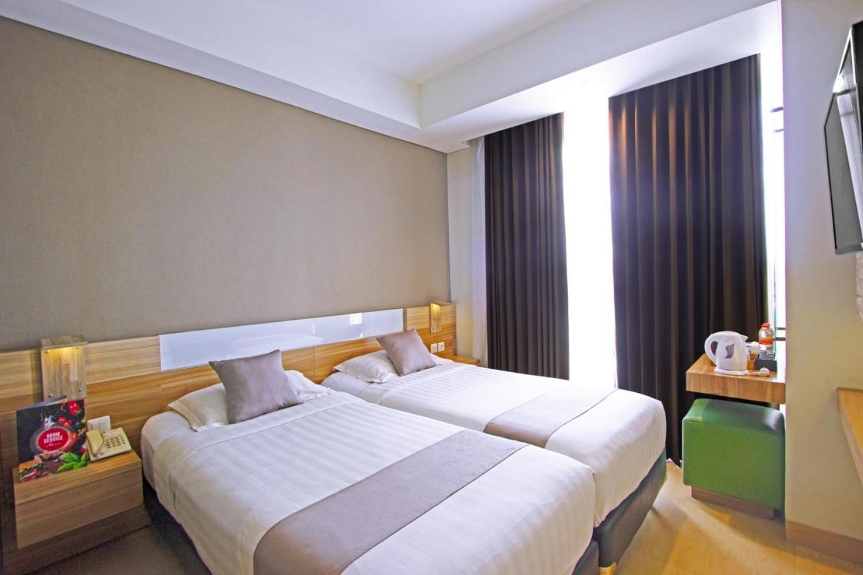 Hotel Dafam Fortuna Seturan Maguwo Esterno foto