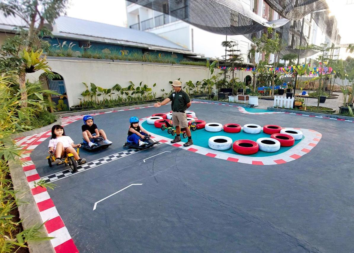 Hotel Dafam Fortuna Seturan Maguwo Esterno foto