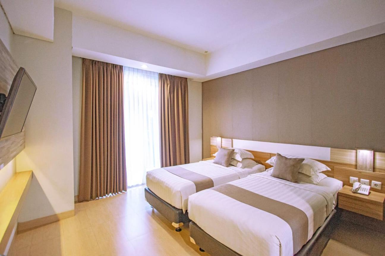 Hotel Dafam Fortuna Seturan Maguwo Esterno foto