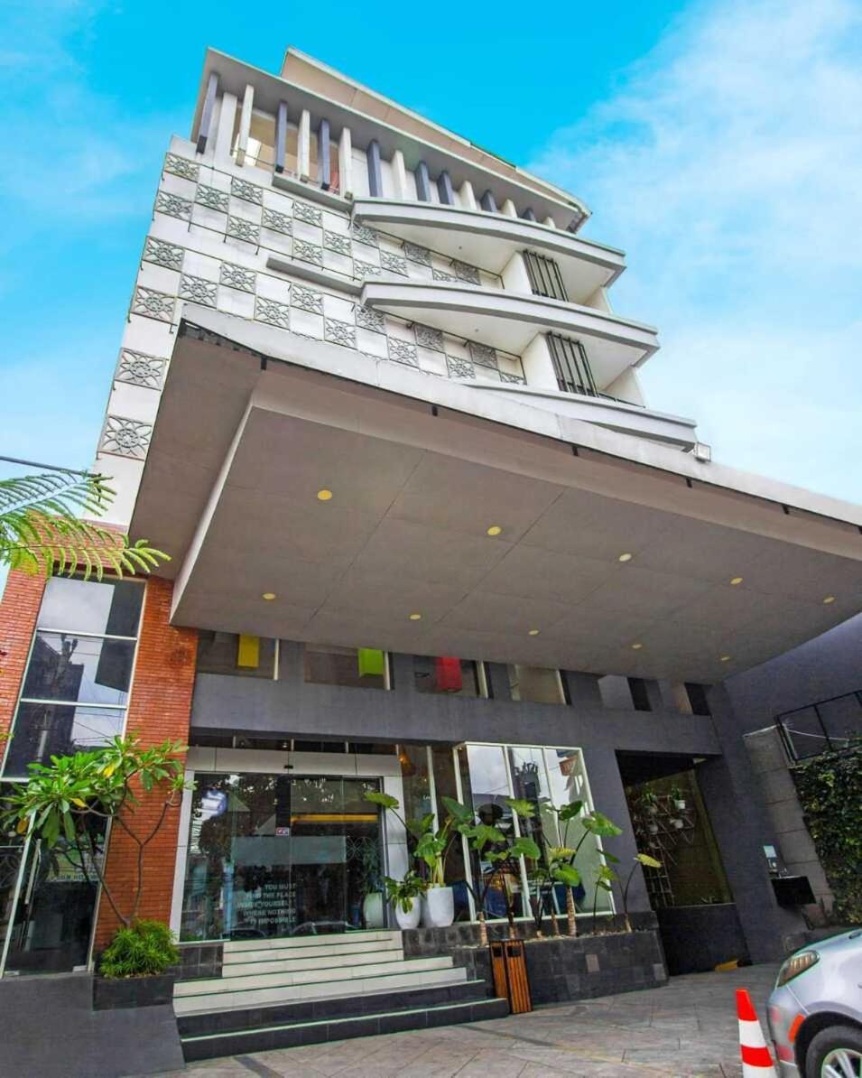 Hotel Dafam Fortuna Seturan Yogyakarta Esterno foto
