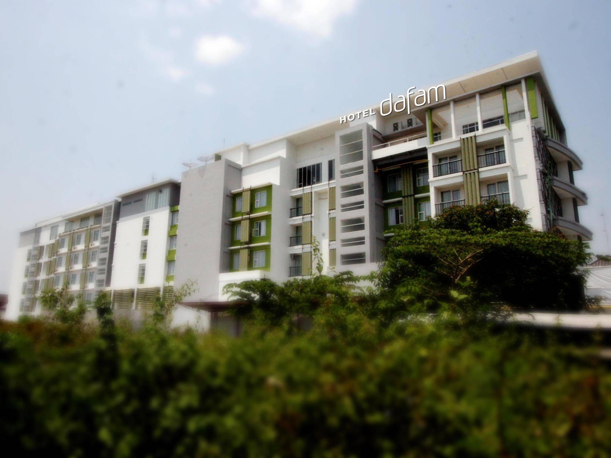 Hotel Dafam Fortuna Seturan Maguwo Esterno foto