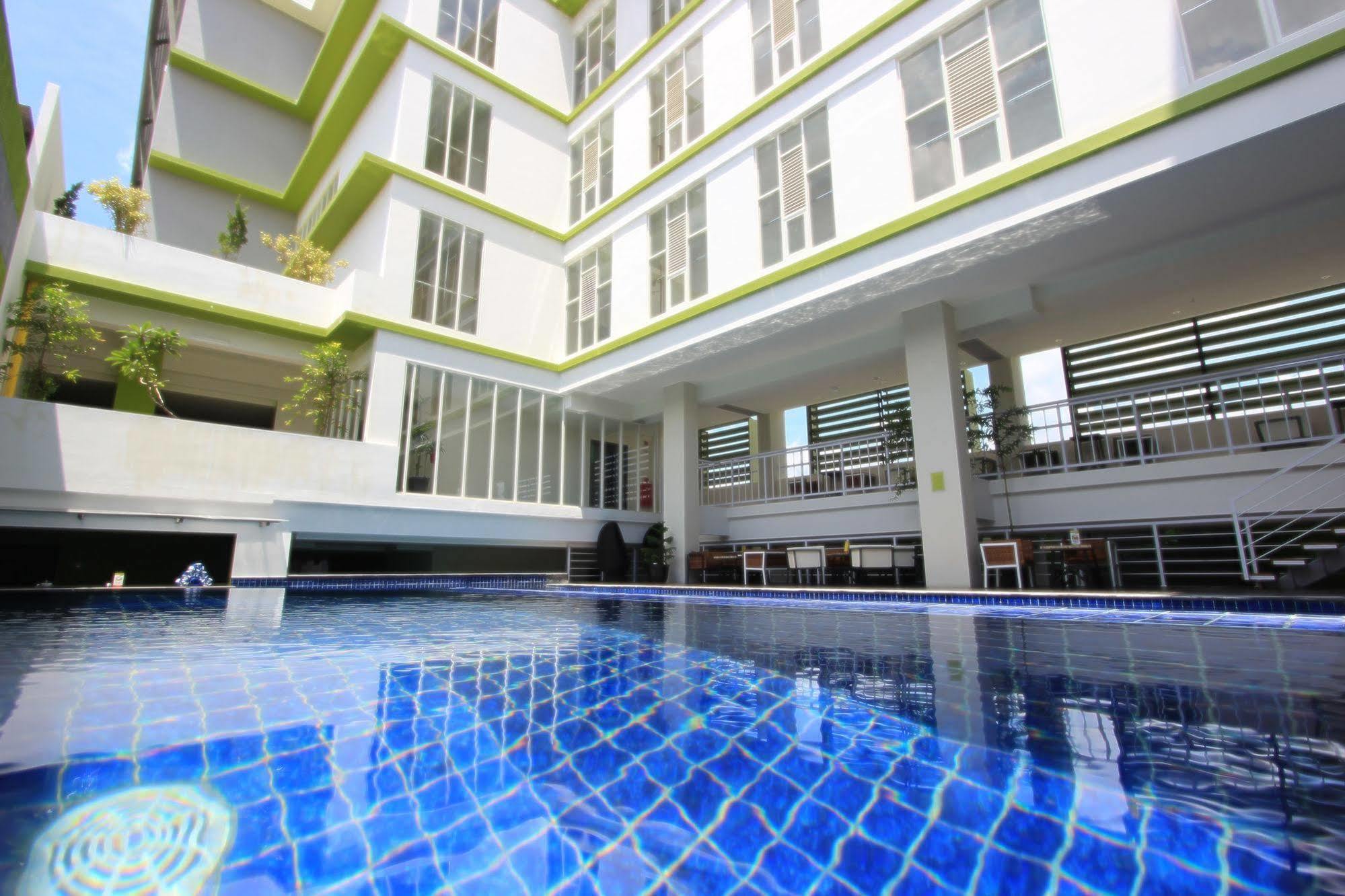 Hotel Dafam Fortuna Seturan Maguwo Esterno foto