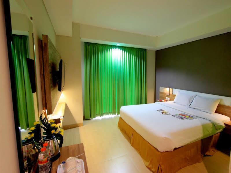 Hotel Dafam Fortuna Seturan Maguwo Esterno foto